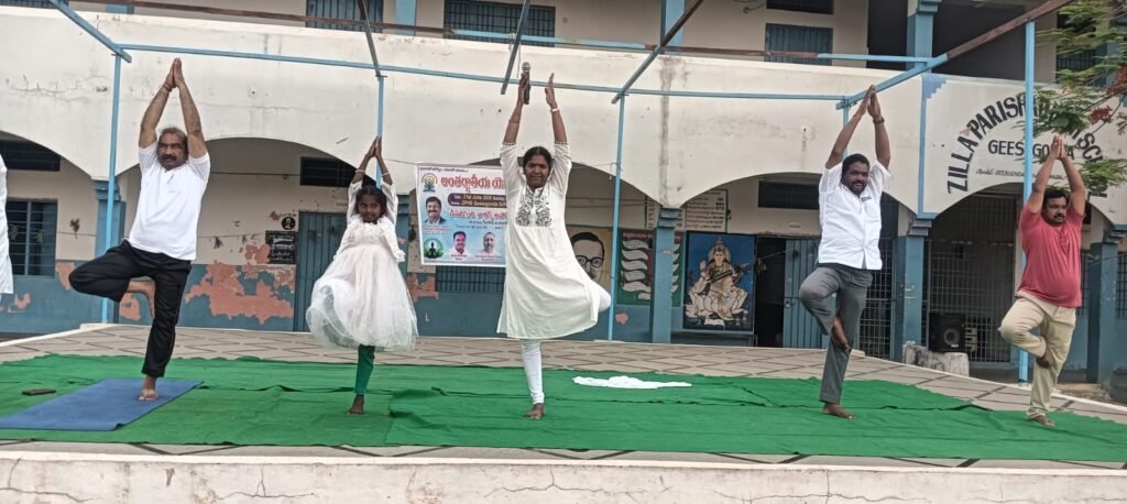 యోగాతో ఆరోగ్యం యోగాతో ఆనందం