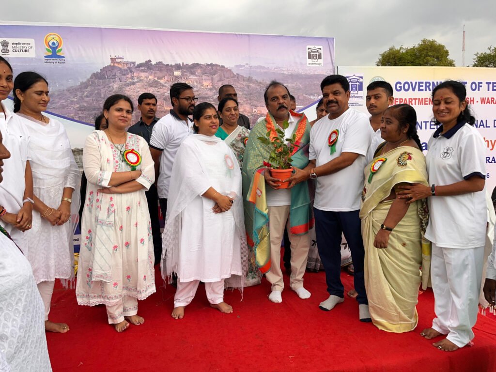ఓరుగల్లు కోటలో ఘనంగా అంతర్జాతీయ యోగా దినోత్సవ