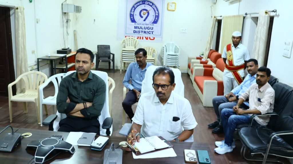 భూధార్ సర్వే, భూభారతి దరఖాస్తుల పరిష్కారాన్ని వేగవంతం చేయాలి