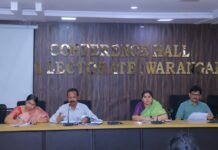 ఇందిరమ్మ ఇళ్ల పురోగతిపై జిల్లా కలెక్టర్ సమీక్ష