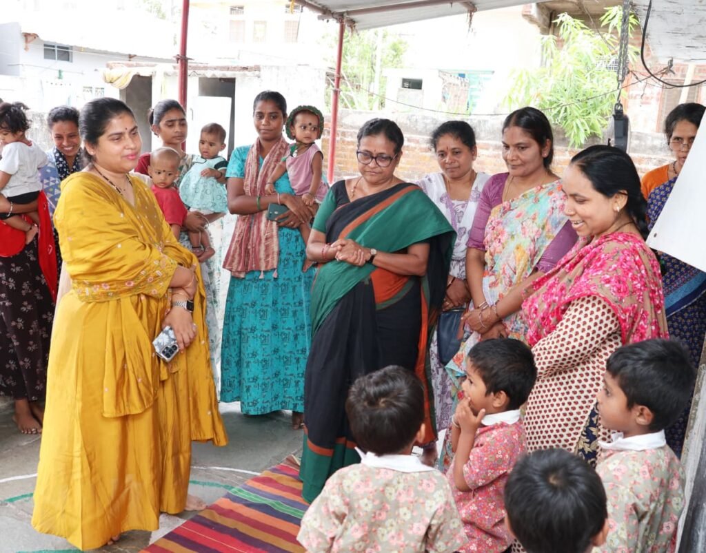 అంగన్‌వాడీ కేంద్రాలను ఆకస్మికంగా తనిఖీ చేసిన జిల్లా కలెక్టర్ సత్య శారద