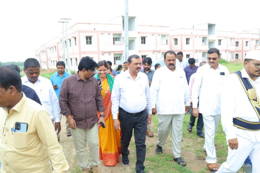 డబుల్ బెడ్ రూమ్ ఇళ్ల ప్రారంభోత్సవానికి ఏర్పాట్లు సిద్ధం చేయండి
