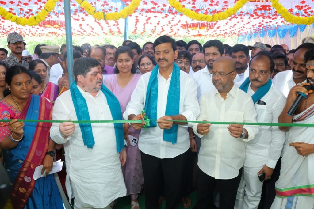 కార్పొరేట్ విద్యాసంస్థలకు దీటుగా ప్రభుత్వ విద్యాసంస్థలు