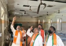 వరంగల్ ఎంజిఎం ఆసుపత్రి ఆరోగ్యశ్రీ వార్డులో పైకప్పు కూలి రోగులు గాయపడటం ప్రభుత్వ నిర్లక్ష్యానికి పరాకాష్ట.