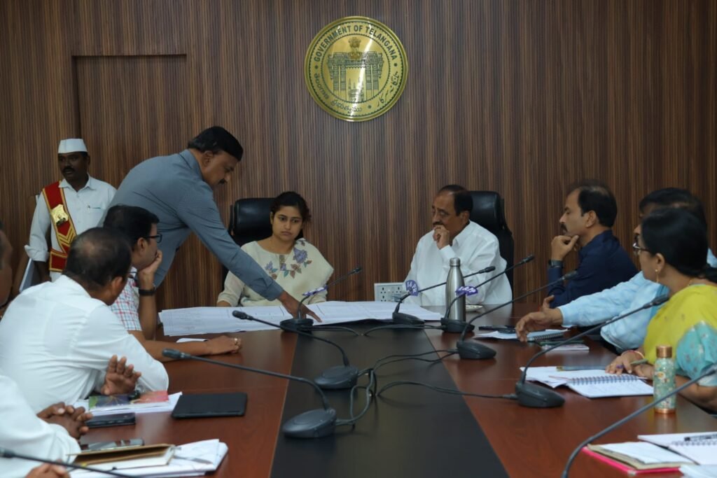 పరకాల ఇందిరా మహిళా డెయిరీ ప్లాంట్ లే అవుట్,నిర్మాణ డిజైన్లను త్వరగా సిద్ధం చేయాలి